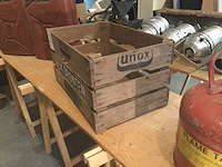 Vintage olievat, kist, gieter (3x) - afbeelding 5 van  5