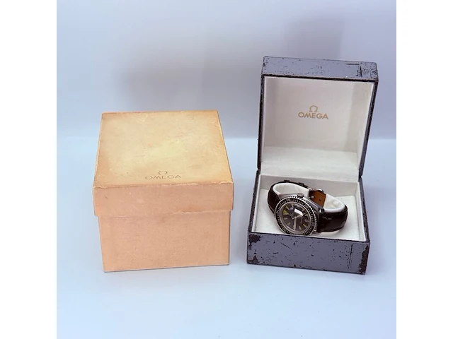 Vintage omega seamaster 300 automatisch duikhorloge - afbeelding 8 van  14