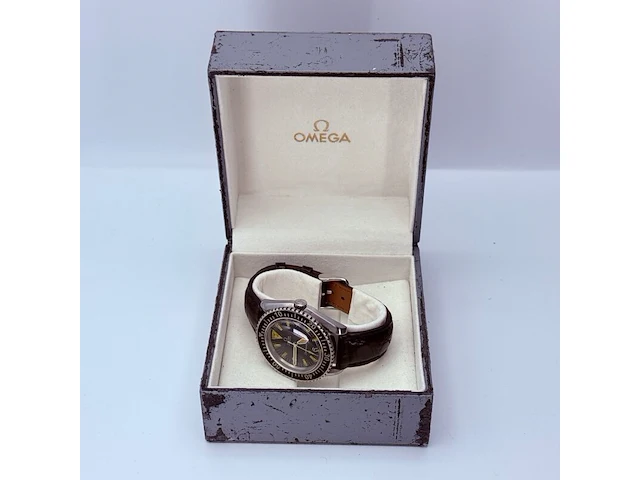 Vintage omega seamaster 300 automatisch duikhorloge - afbeelding 9 van  14