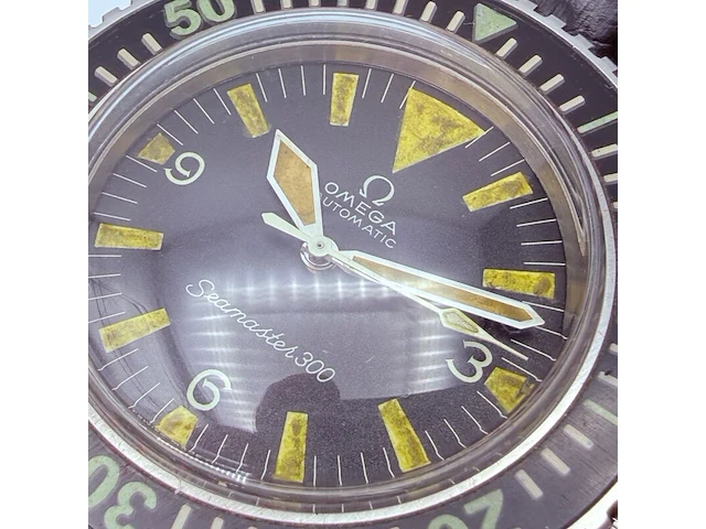 Vintage omega seamaster 300 automatisch duikhorloge - afbeelding 11 van  14