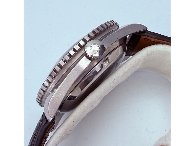 Vintage omega seamaster 300 automatisch duikhorloge - afbeelding 13 van  14