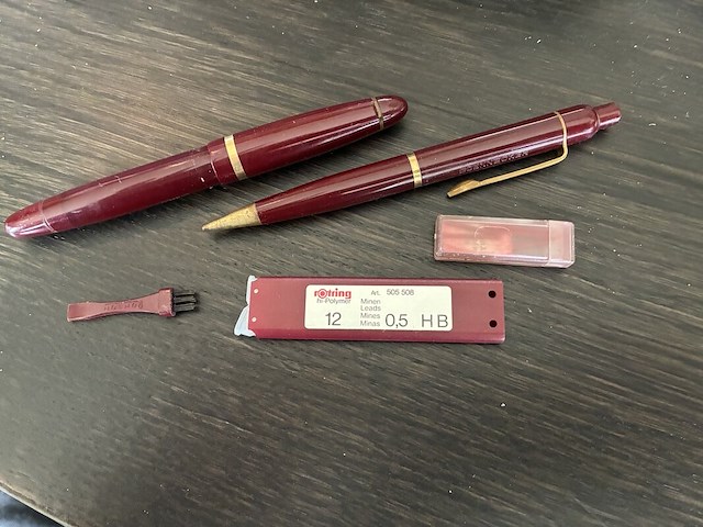 Vintage pennen set, roting, 505508, rood, jaren 70 - afbeelding 1 van  3