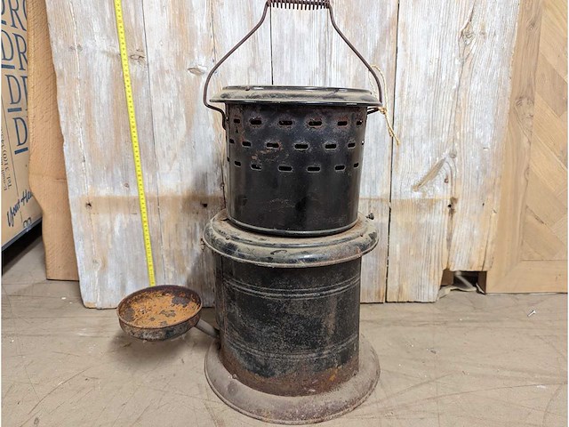 Vintage petroleum kachel - afbeelding 1 van  1