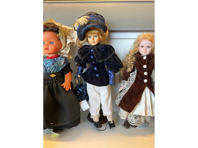 Vintage porseleinen poppen - afbeelding 4 van  7