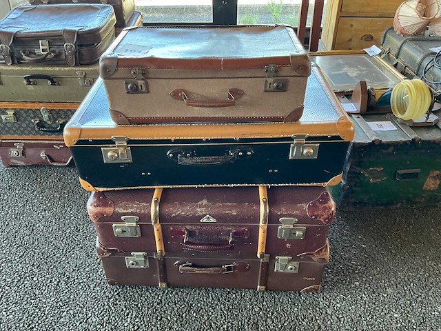 Vintage reiskoffer (4x) - afbeelding 1 van  4