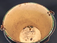 Vintage reseda groene emaille aardappelemmer uit nederland, waarschijnlijk geproduceerd rond de jaren 20. - afbeelding 4 van  5