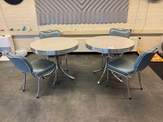 Vintage restaurantmeubilair - afbeelding 1 van  3