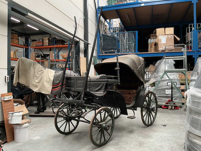 Vintage rijtuig - afbeelding 1 van  9