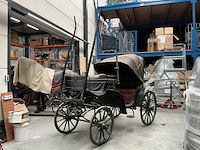 Vintage rijtuig - afbeelding 1 van  9