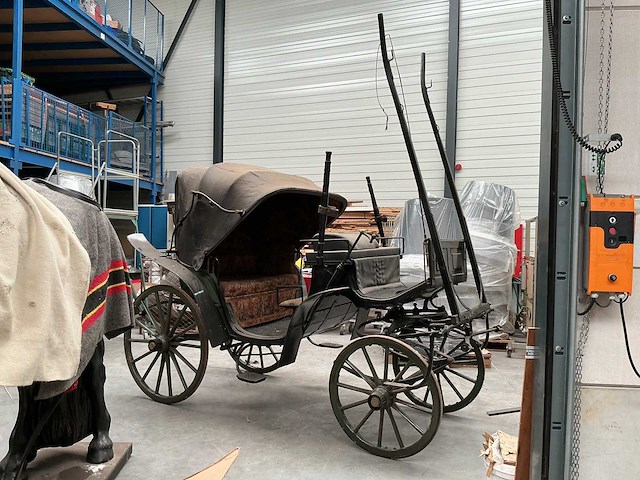 Vintage rijtuig - afbeelding 2 van  9