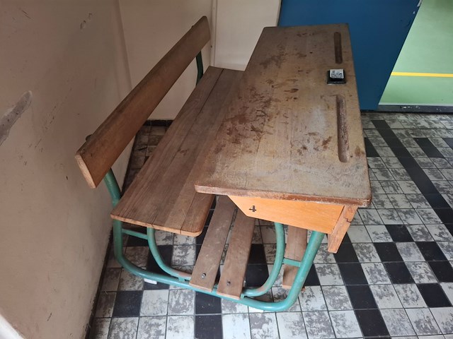 Vintage schoolbank - afbeelding 2 van  4