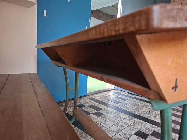 Vintage schoolbank - afbeelding 3 van  4