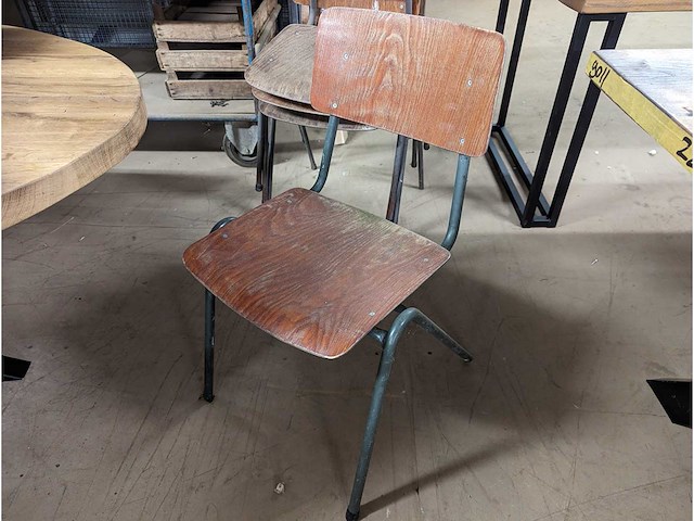 Vintage schoolstoelen 10 stuks - afbeelding 1 van  2