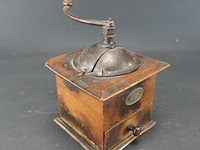 Vintage schootkoffiemolen - afbeelding 1 van  5