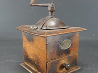Vintage schootkoffiemolen - afbeelding 2 van  5