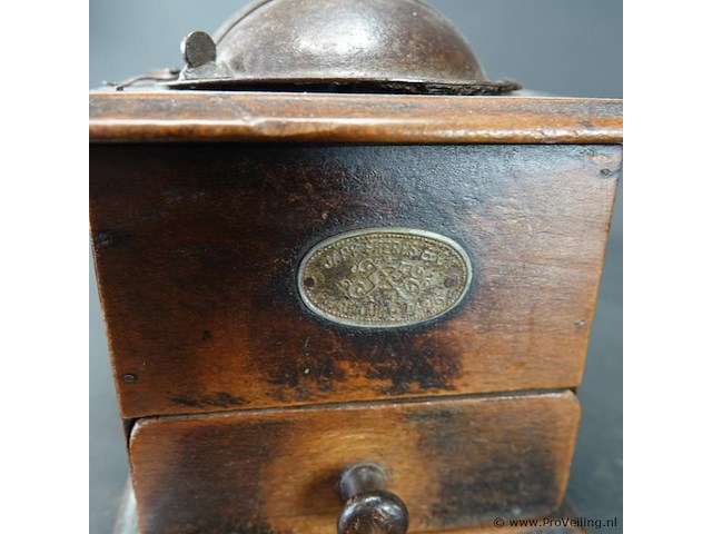 Vintage schootkoffiemolen - afbeelding 3 van  5