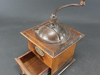 Vintage schootkoffiemolen - afbeelding 4 van  5