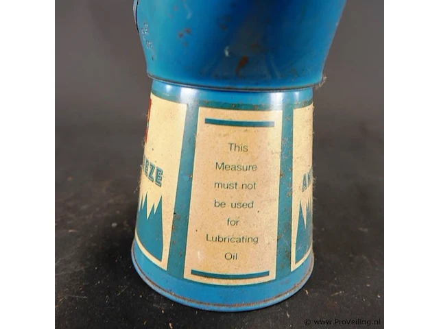 Vintage shell anti-freeze schenkkan uit de automobilia-verzamelwereld (vaak een halve pint of pint maat), gebruikt in de mid-20e eeuw om antivries in autokoelers te gieten - afbeelding 5 van  6