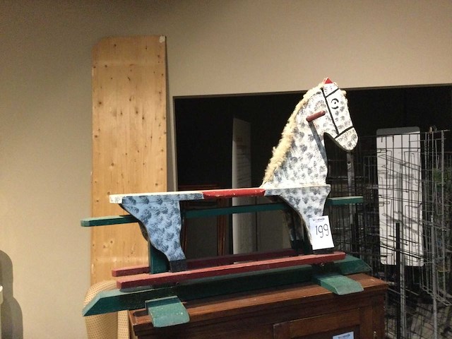 Vintage speelgoed hobbelpaard - afbeelding 1 van  3