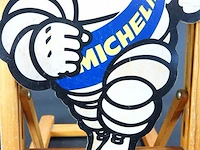 Vintage-stijl reclamebord met het iconische michelin-mannetje (bibendum). kunststof - afbeelding 4 van  5