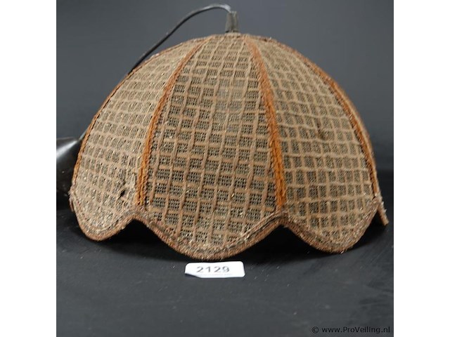 Vintage stoffen (en stoffige :-)) lampenkap - afbeelding 2 van  5