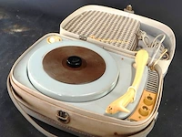 Vintage supraphon ge080 draagbare kofferplatenspeler uit tsjechoslowakije, geproduceerd rond 1960 door tesla/supraphon (niet getest)