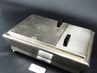 Vintage tabaks doos gevuld met sigaren en sigaretten - afbeelding 2 van  5