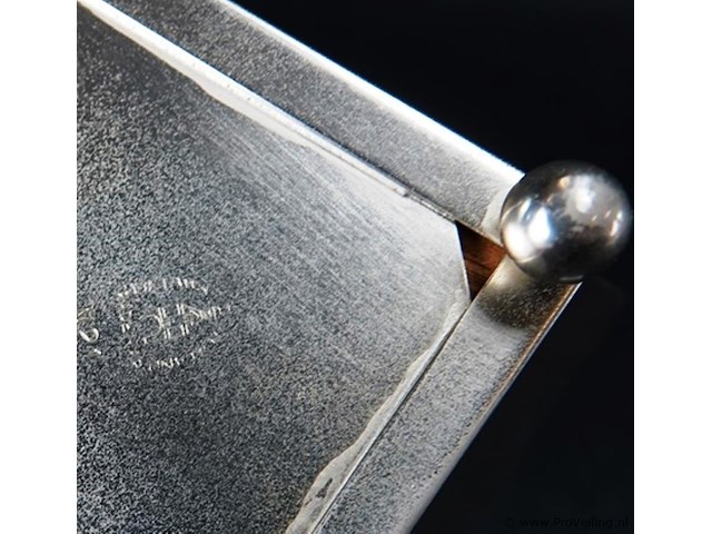 Vintage tabaks doos gevuld met sigaren en sigaretten - afbeelding 4 van  5