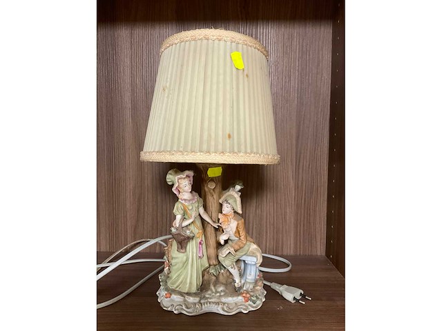 Vintage tafellamp met handgeschilderde porseleinen voet - afbeelding 3 van  3