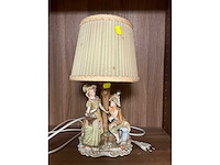 Vintage tafellamp met handgeschilderde porseleinen voet - afbeelding 3 van  3