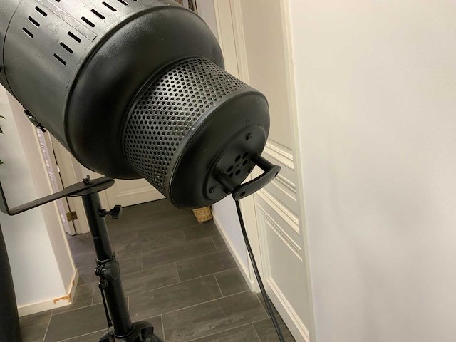 Vintage theaterspot op statief - afbeelding 4 van  7