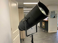 Vintage theaterspot op statief - afbeelding 6 van  7