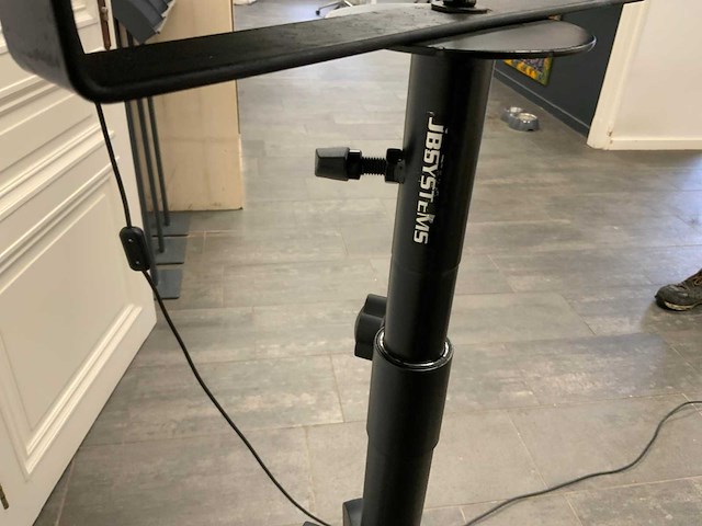 Vintage theaterspot op statief - afbeelding 7 van  7