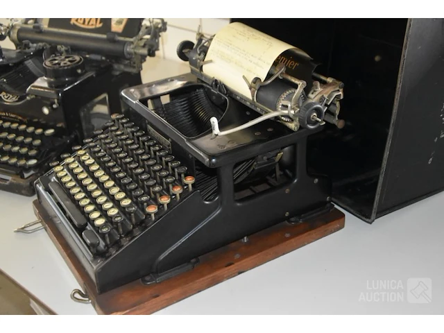 Vintage typmachines - afbeelding 8 van  12