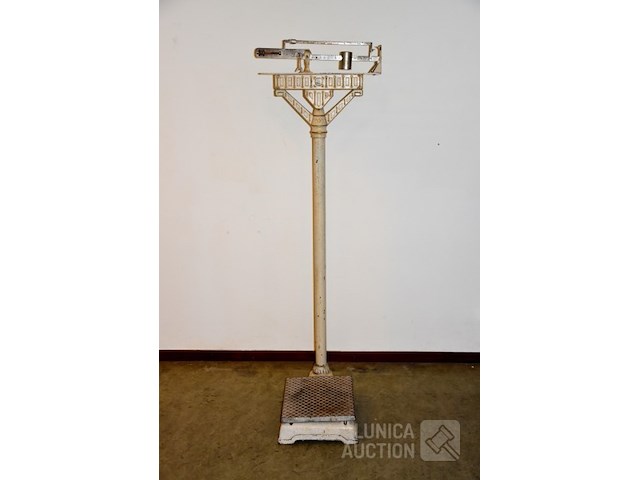 Vintage weegschaal - afbeelding 1 van  6