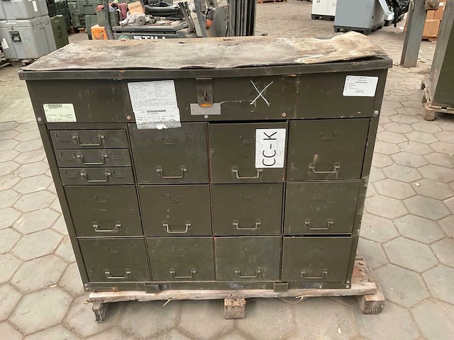 Vintage werkplaatskast - afbeelding 2 van  4
