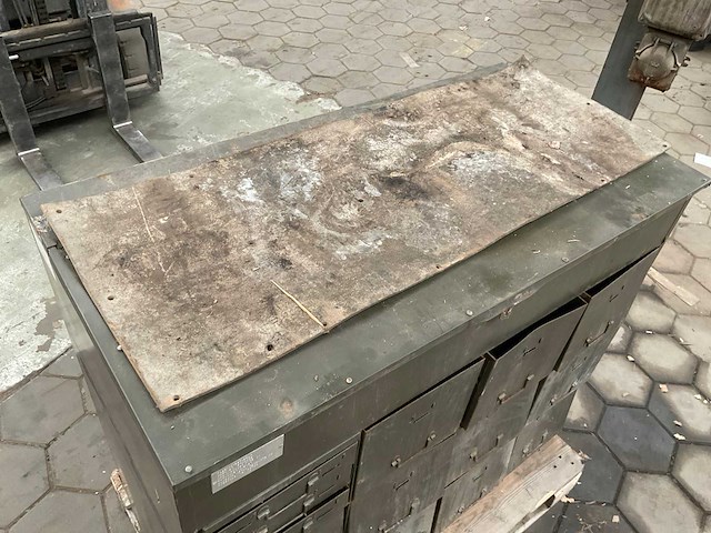 Vintage werkplaatskast - afbeelding 6 van  8