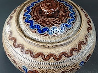 Vintage west-duitse steengoed dekselpot of bowl/punschtopf (mogelijk uit de jaren 1950–1960). - afbeelding 3 van  5