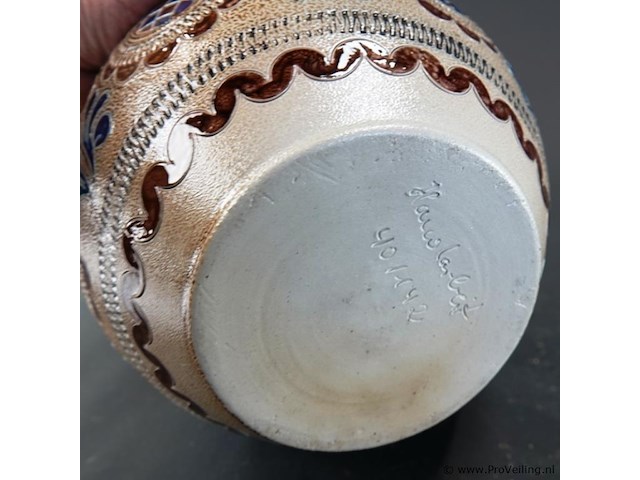 Vintage west-duitse steengoed dekselpot of bowl/punschtopf (mogelijk uit de jaren 1950–1960). - afbeelding 4 van  5