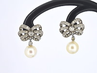 Vintage witgouden oorbellen met parels en diamant - afbeelding 1 van  8