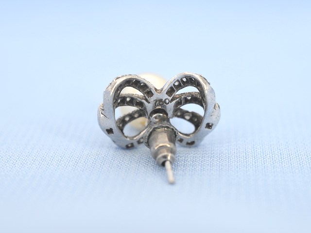 Vintage witgouden oorbellen met parels en diamant - afbeelding 6 van  8