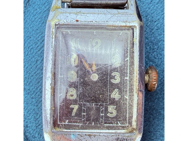 Vintage ww2 militair horloge - werkend - afbeelding 1 van  7