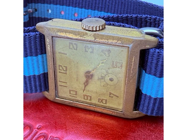 Vintage ww2 militair horloge op nato band - afbeelding 2 van  6