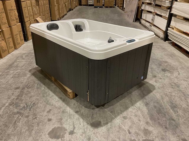 Virpol 2 persoons jacuzzi en buitenspa - afbeelding 5 van  21