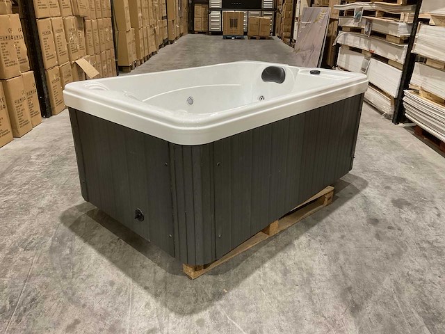 Virpol 2 persoons jacuzzi en buitenspa - afbeelding 7 van  21
