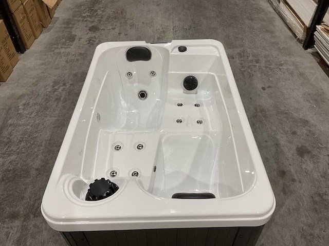 Virpol 2 persoons jacuzzi en buitenspa - afbeelding 9 van  21
