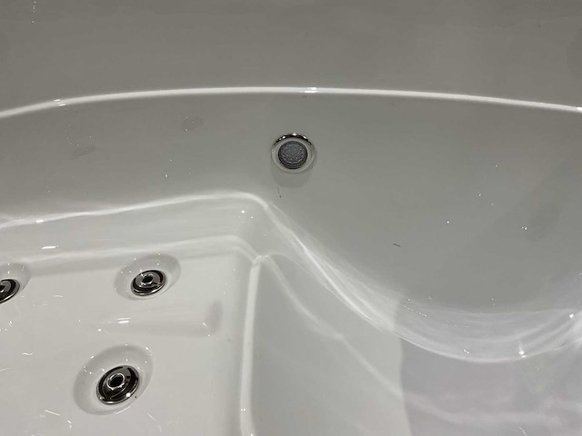 Virpol 2 persoons jacuzzi en buitenspa - afbeelding 10 van  21