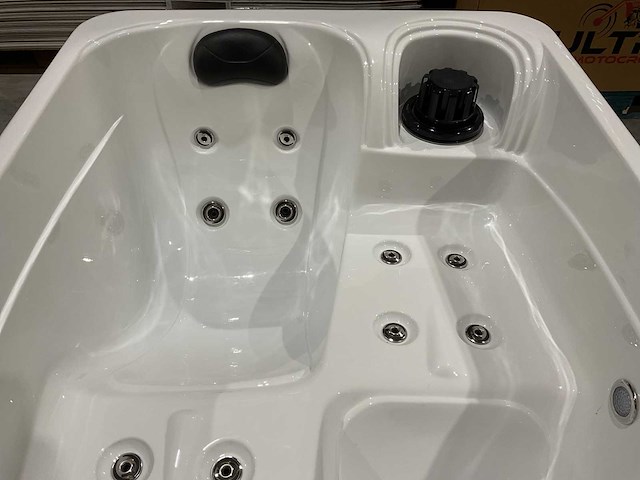 Virpol 2 persoons jacuzzi en buitenspa - afbeelding 20 van  21