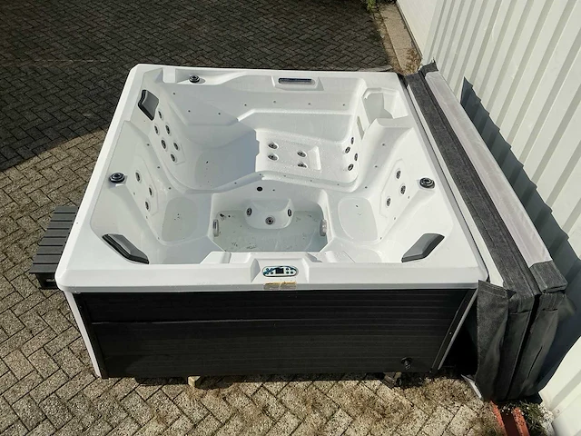 Virpol home deluxe jacuzzi - afbeelding 1 van  12