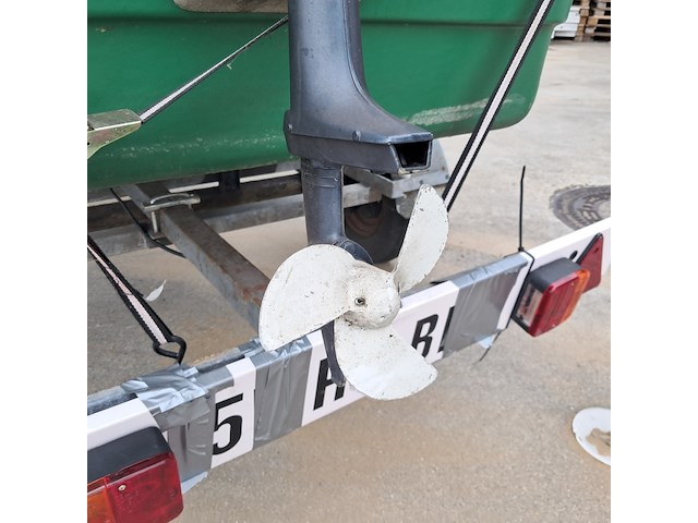 Visboot met buitenboord motor en trailer, yamaha, groen - afbeelding 11 van  32